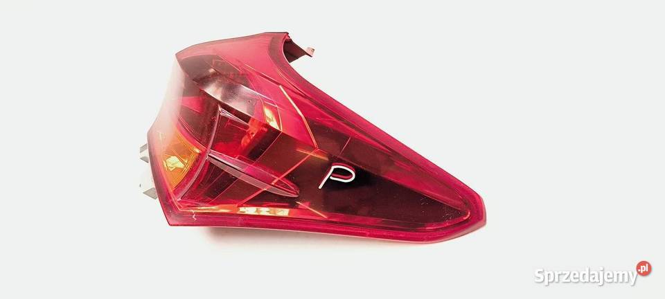 LAMPA PRAWA TYŁ TOYOTA AURIS II Lipno
