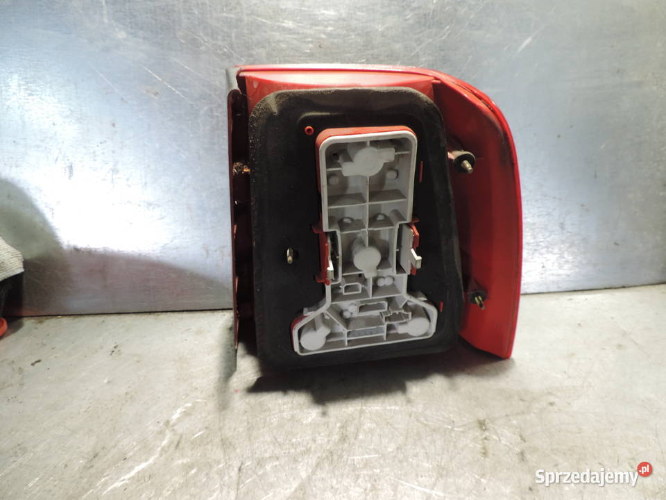 VW PASSAT B5 SEDAN LAMPA LEWY TYŁ osobowe Nowy Sącz
