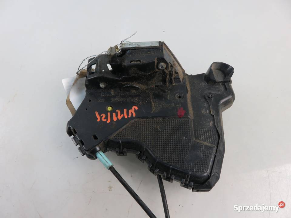 ZAMEK PRAWY PRZEDNI TOYOTA URBAN CRUISER osobowe