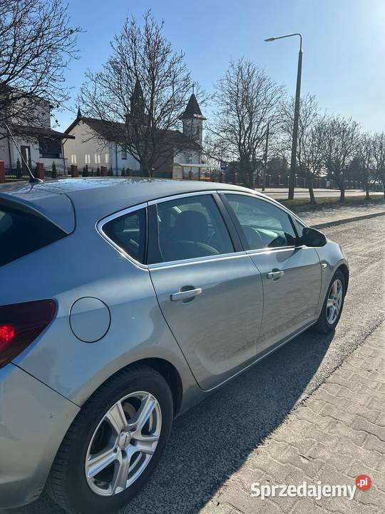 Opel Astra 17 CDTI niski przebieg 137 diesel