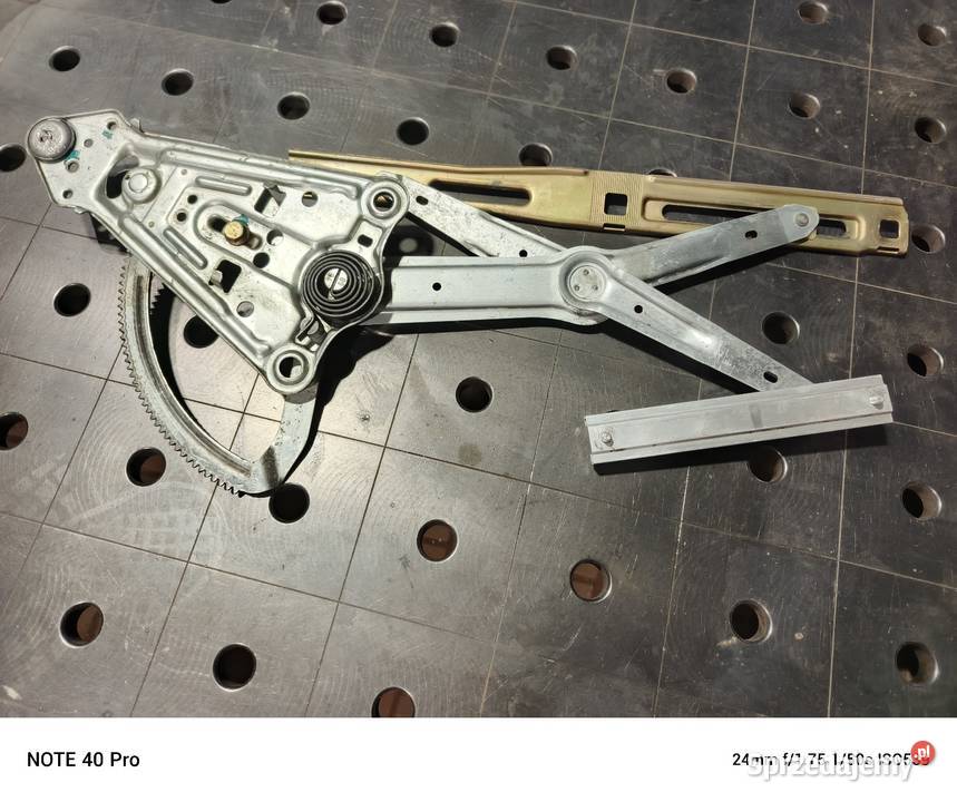 Mechanizm podnoszenia szyby prawy Mercedes 124 Szczecin