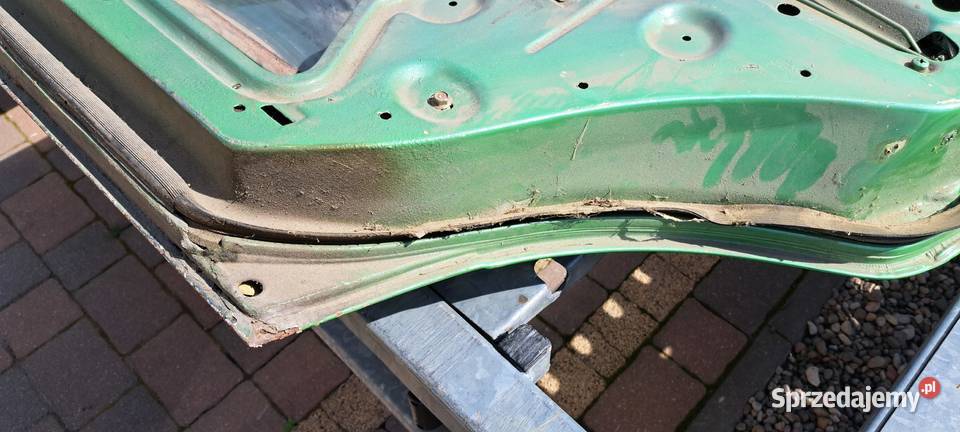 Drzwi prawy tył Mercedes W123 sedan pomorskie sprzedam