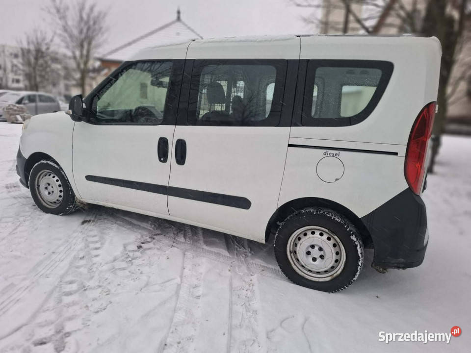 Fiat Doblo Przeszklony Serwisowany Rok produkcji 2015 Fiat Poznań