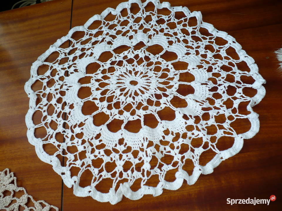 Serwetki haftowane 4 sztuki Lubin sprzedam