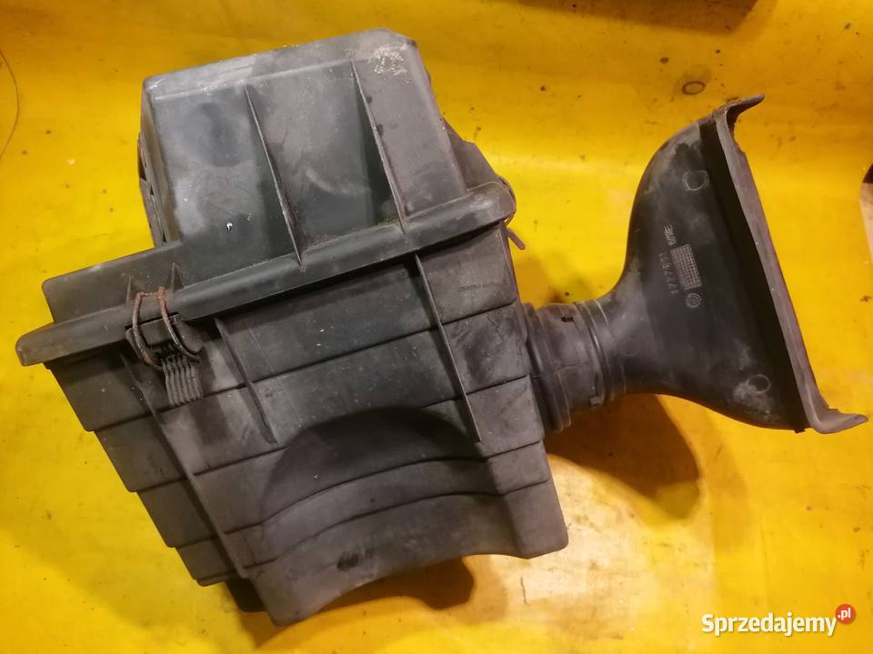 obudowa filtra powietrza BMW3 E 3618 osobowe Piotrków Trybunalski sprzedam