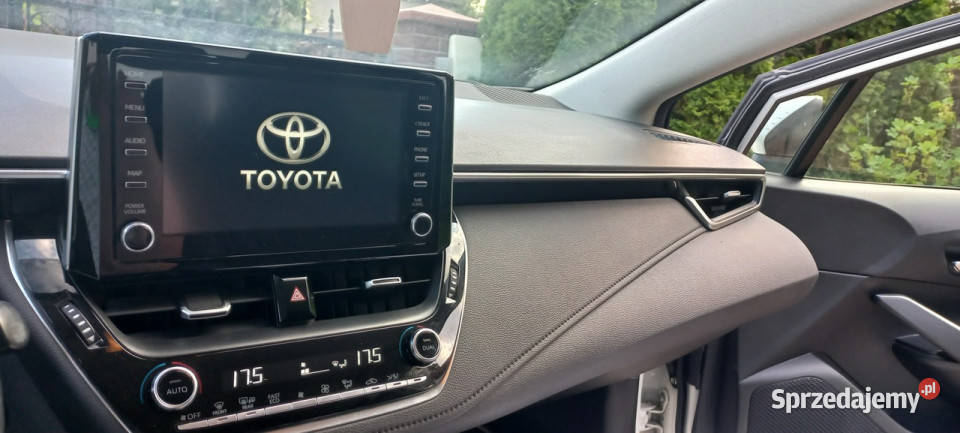 Toyota Corolla ECVT 18 Hybryda Pełna historia czujnik zmierzchu Gdańsk