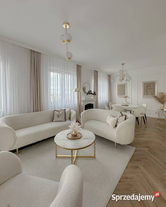 Komplet krzeseł do jadalni w stylu glamour