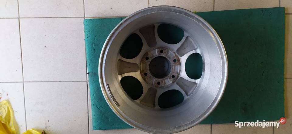 Felgi Nissan Navara D22 17x8JJ 6x1397 sprzedam