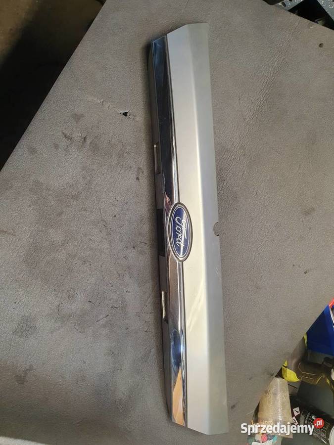 listwa tylnej klapy ford Fiesta mk7