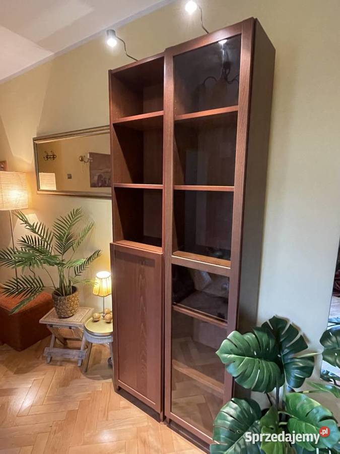 2 eleganckie regały z ciemnego drewna IKEA Billy Toruń