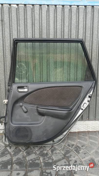 Toyota Avensis t22 drzwi tylne prawe mazowieckie Radom