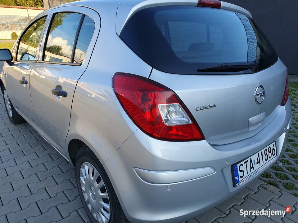 OPEL CORSA 12 16V ESSENTIA 2011 139 Krajowy benzyna Katowice