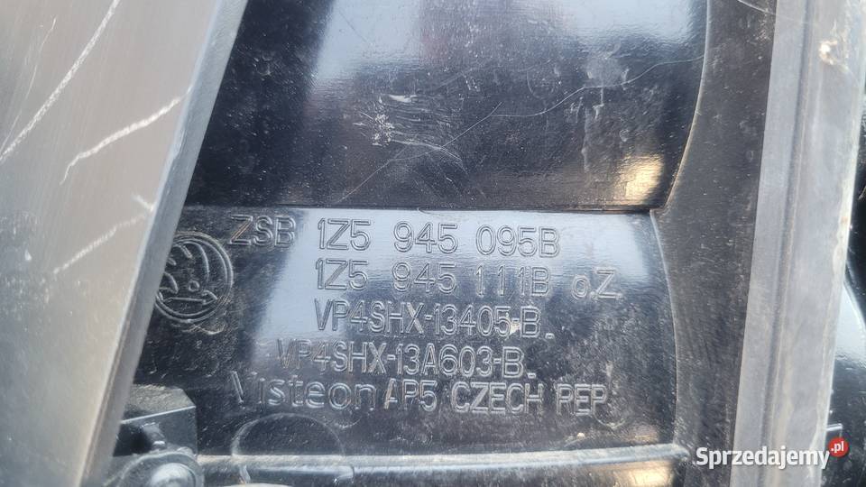 SKODA OCTAVIA 2 II LIFT LAMPA LEWA TYŁ TYLNA Ruda Śląska