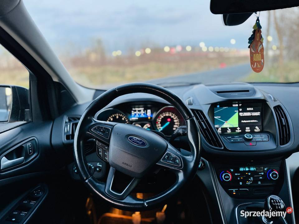 Ford Kuga Titanium 2017 duża Navi czujniki ESP