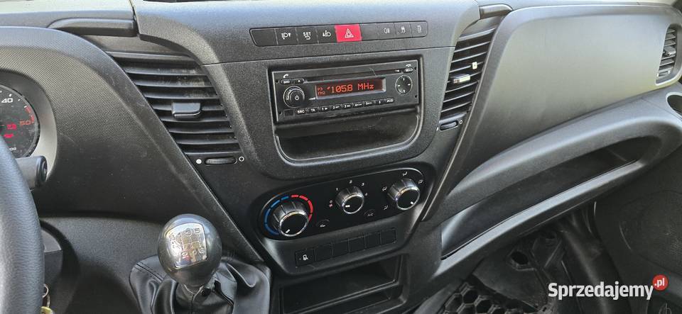 Iveco Daily 35S12 kontener 10 palet winda nieuszkodzony Iveco