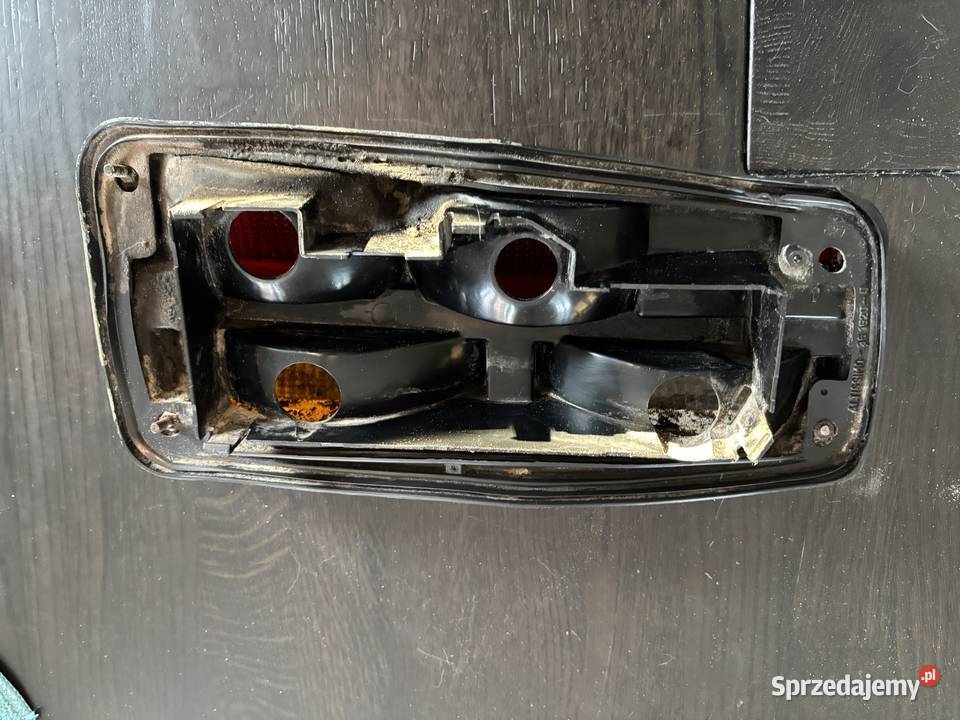 Fiat 124 Spider 1980 lampa tył prawa z uszczelką Lublin