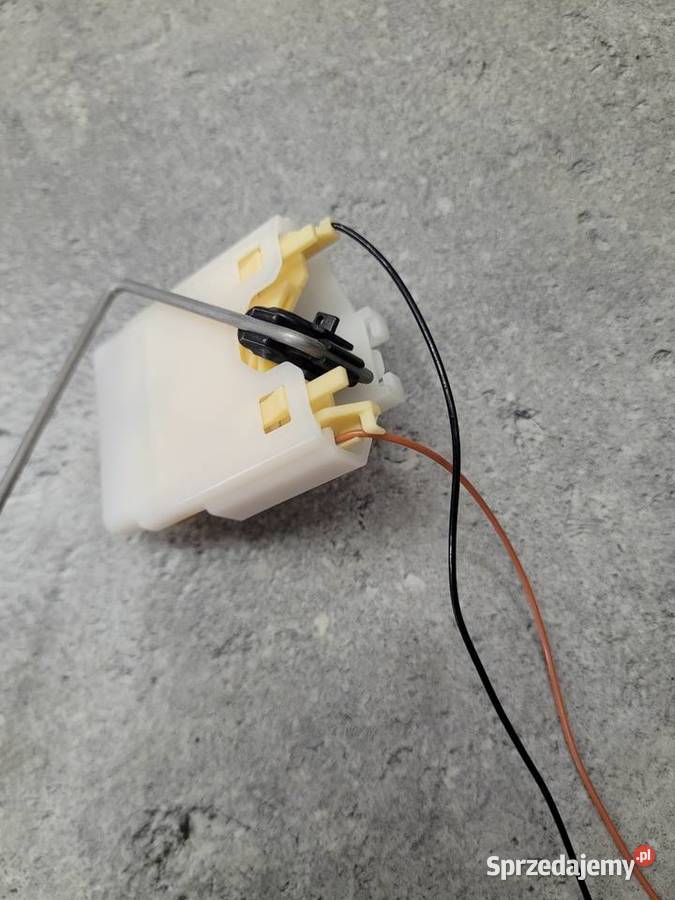 BMW S 1000 R S1000 RR K46 K47 OEM CZUJNIK PALIWA