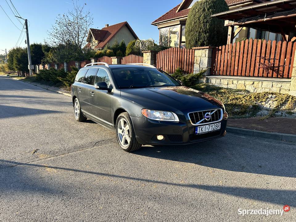 Volvo V70 20 benzyna SUMMUM model 2011 elektryczne szyby V70 Kielce sprzedam
