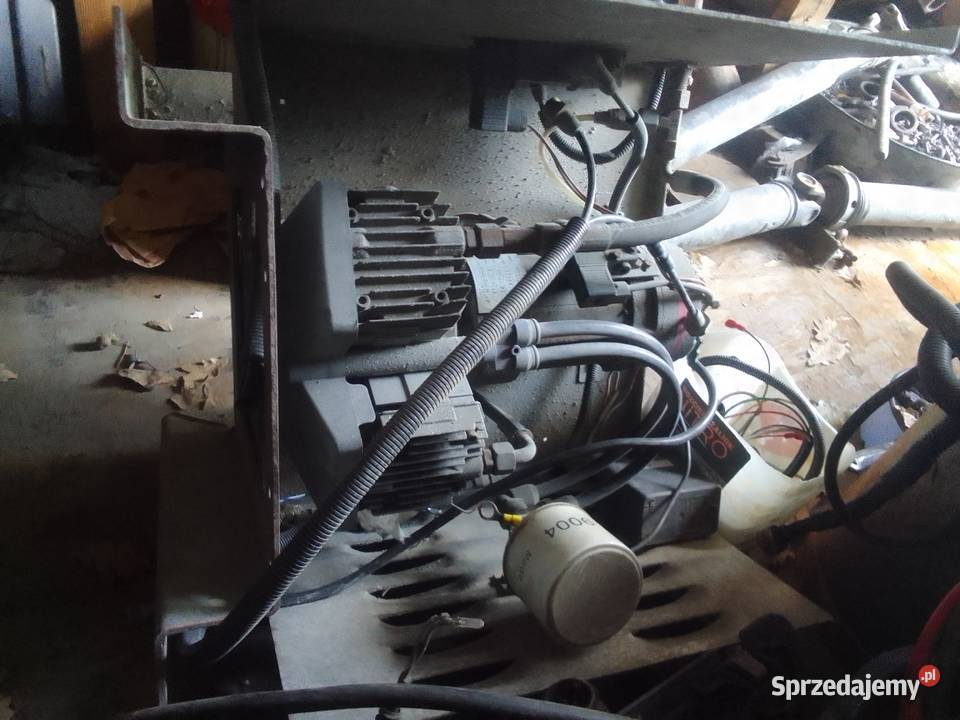 Sprężarka Kompresor Ciągnik Siodłowy 12V Pstrągowa