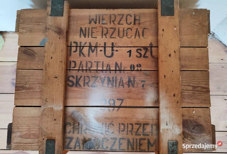 Duża skrzynia drewniana wojskowa na kołach Gdańsk