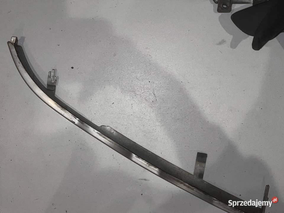 listwa lampy prawa opel omega B Ostrów Wielkopolski