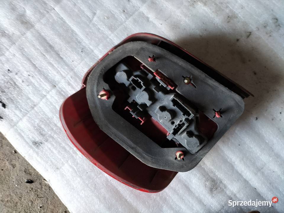 POLO 6N LAMPA TYŁ PRAWA CZERWONA Oświetlenie Kamień-Kolonia sprzedam