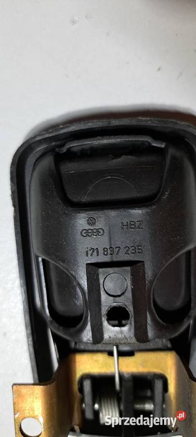 Klamka wewnętrzna lewa prawa 171837235 Audi 80 Klamki wewnętrzne pomorskie Luzino sprzedam
