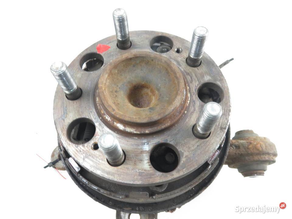 PIASTA TYLNA PRAWA HYUNDAI i30 I osobowe Piasty i łożyska kół