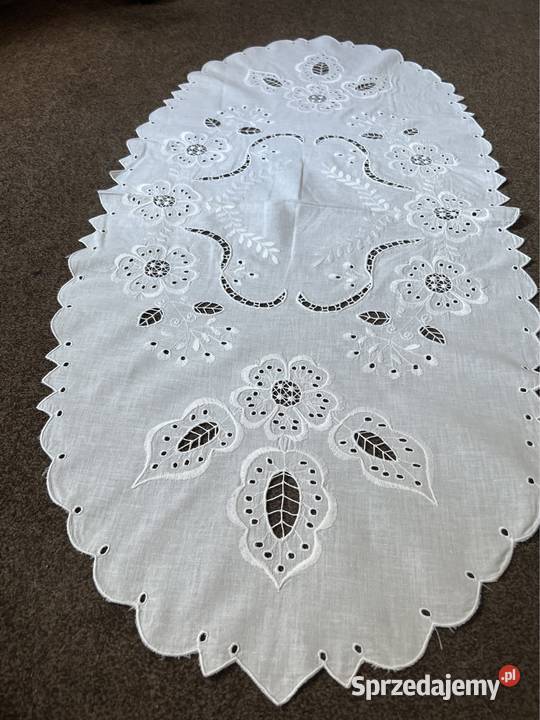 Bieżnik biały haftowany richelieu do kolekcji śląskie sprzedam