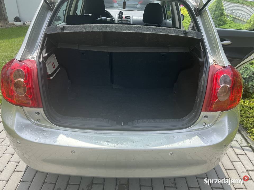 Toyota Auris I 16 124 2008 Garażowany Kraków sprzedam