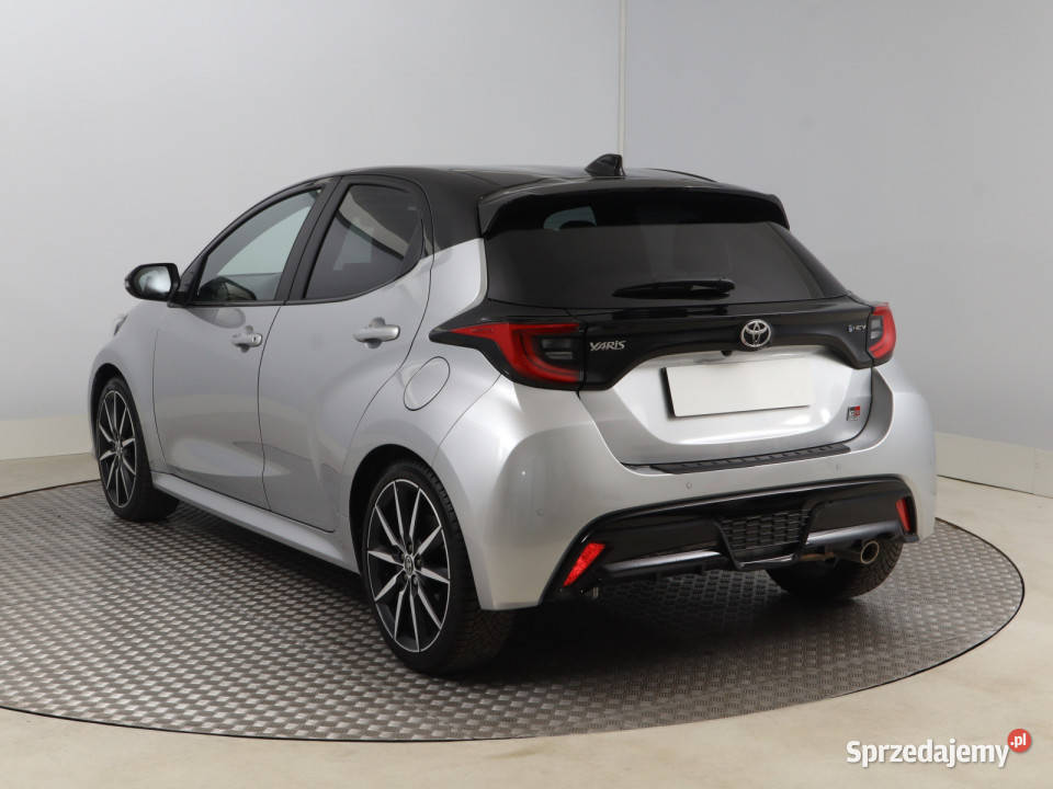 Toyota Yaris 15 VVTi Hybrid 1490cm3 Bielany Wrocławskie