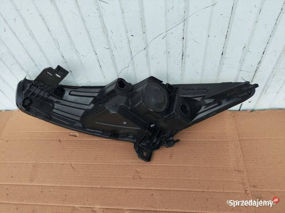 RENAULT ZOE 1219 LAMPA PRAWA PRZÓD