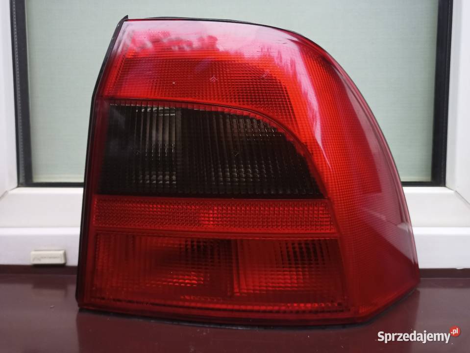 Opel Vectra B FL LIFT lampa tył tylna prawa Sieradz