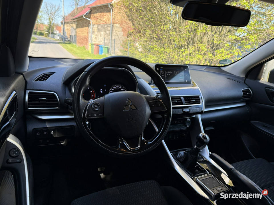 Mitsubishi Eclipse Cross 15 benzyna 163 134 LED Ocice