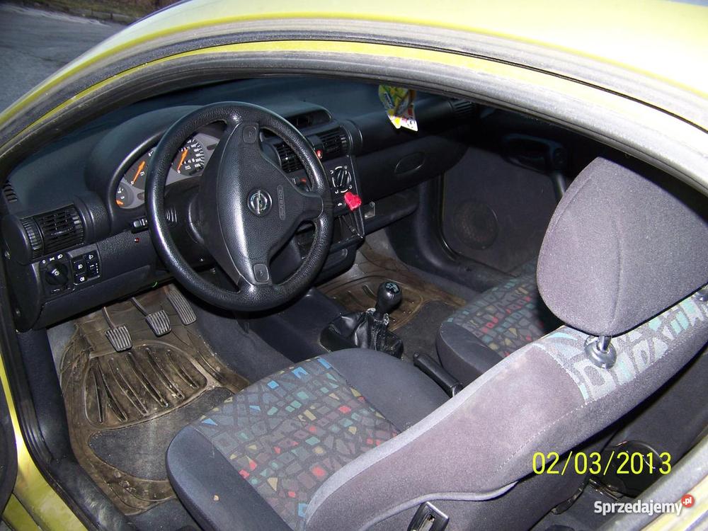 Opel tigra салон