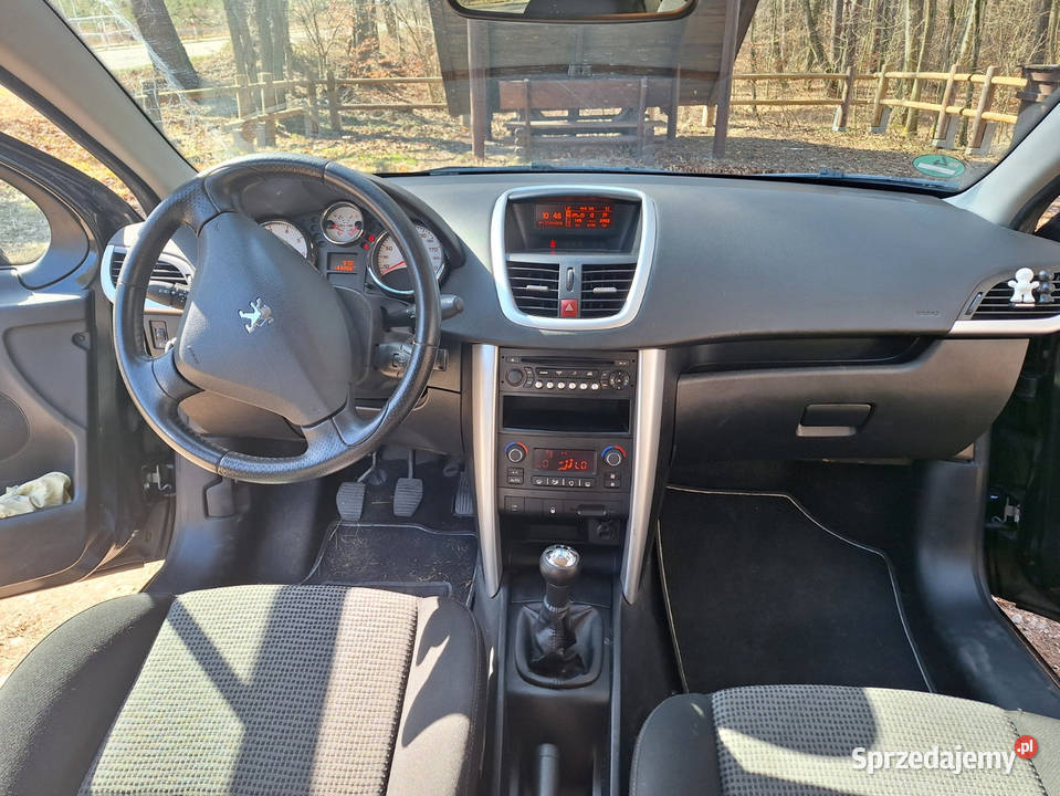 Peugeot 207 produkcji 2010 Silnik 16 benzyna Szczecinek