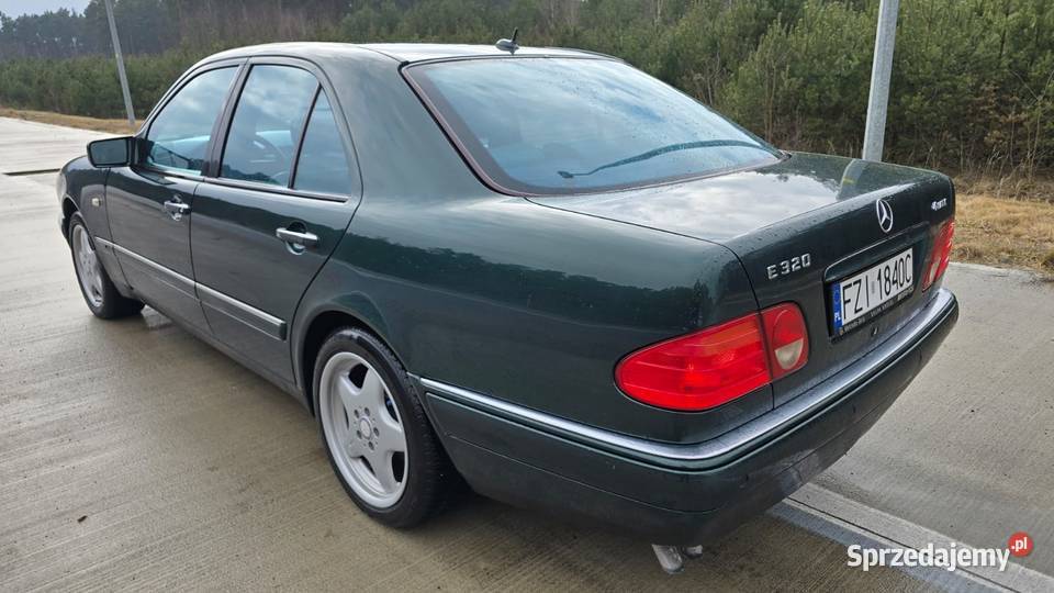 Mercedes Benz E 320 4Matic stan kolekcjonerski Rok produkcji 1998
