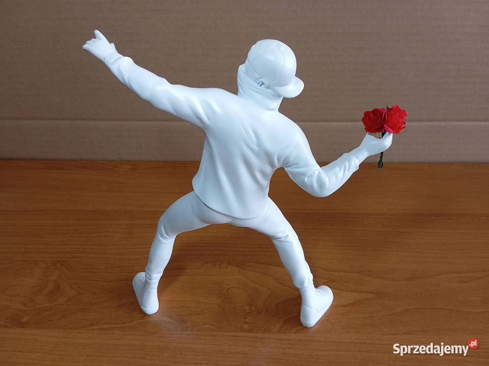 NOWY Figurka Banksy Chłopiec Rzucający Bukietem Węgrów