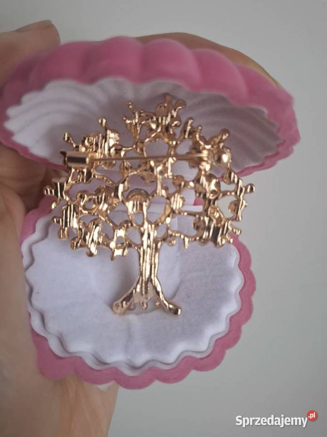 Elegancka złota broszka w stylu vintage Drzewo Wąbrzeźno
