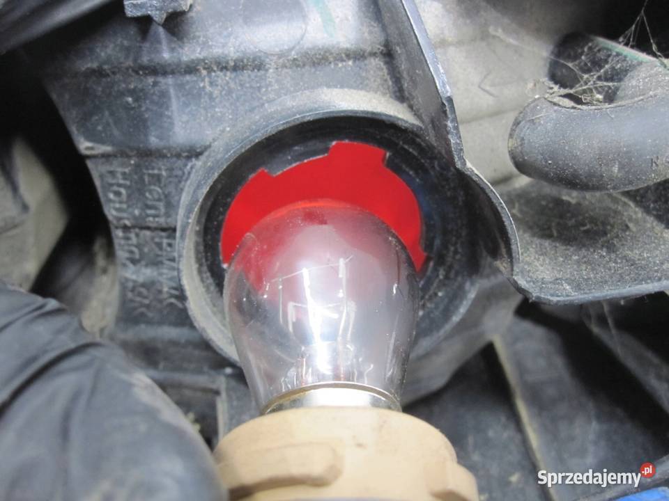 MITSUBISHI L200 07r Lampa lewy tył tylna Kielce