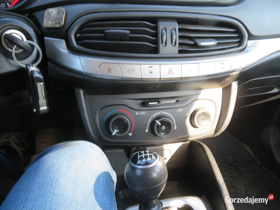 Syndyk sprzeda pojazd FIAT Tipo prod 2018 1368cm3 Panowice