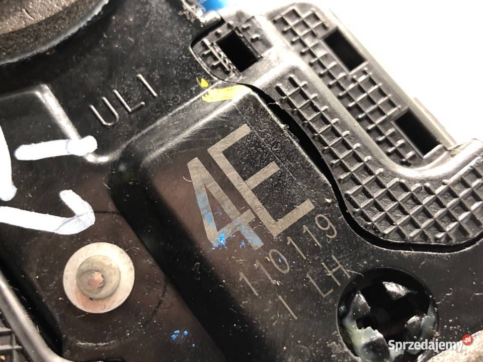 ZAMEK DRZWI LEWY TYŁ TOYOTA COROLLA E21 sprzedam