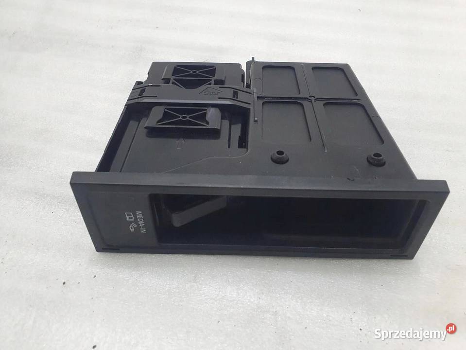 MODUŁ MEDIA INTERFACE USB SCHOWEK VW SCIROCCO