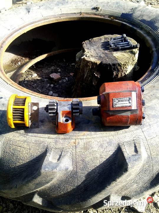 Pompa podnośnika i hydrauliki Ursus C355 C360 Dębowiec