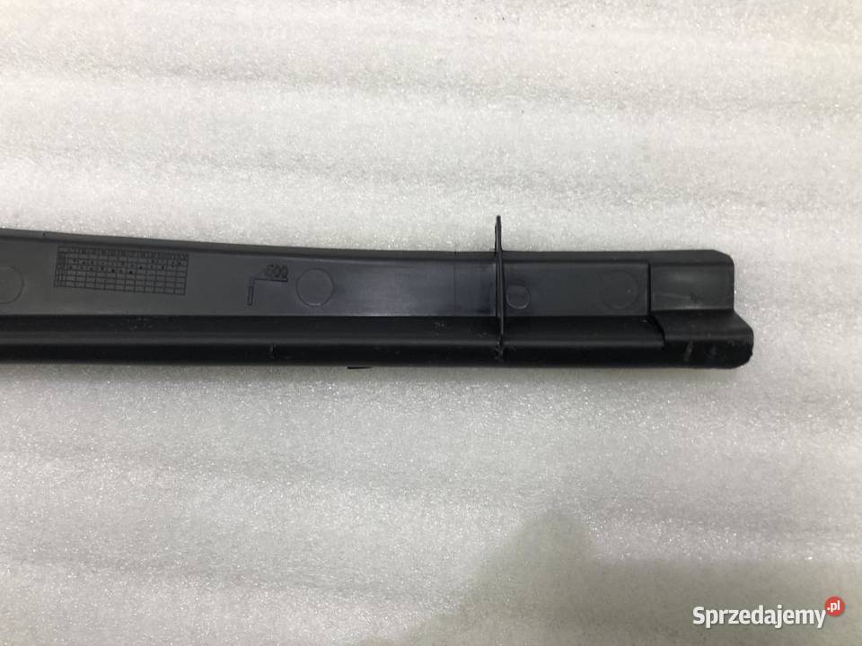 PODSZYBIE LEWE DACIA SANDERO I 8200825457