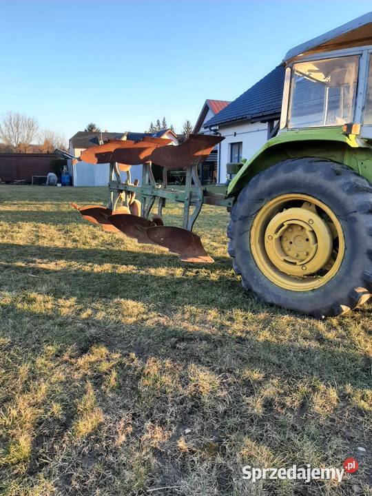 Ursus C4011 z pługiem 3 skibowy obrotowy firmy Ursus