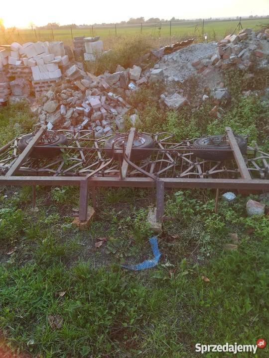 Sprzedam ciągniki z osprzętem Pozostałe Kozi Róg