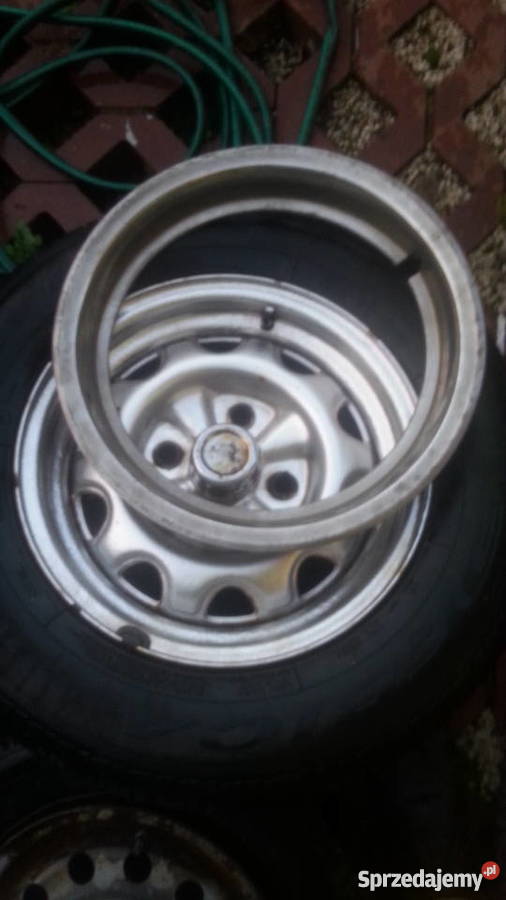 Pierścień R14 stal chrom kolpak felga 929 Mazda