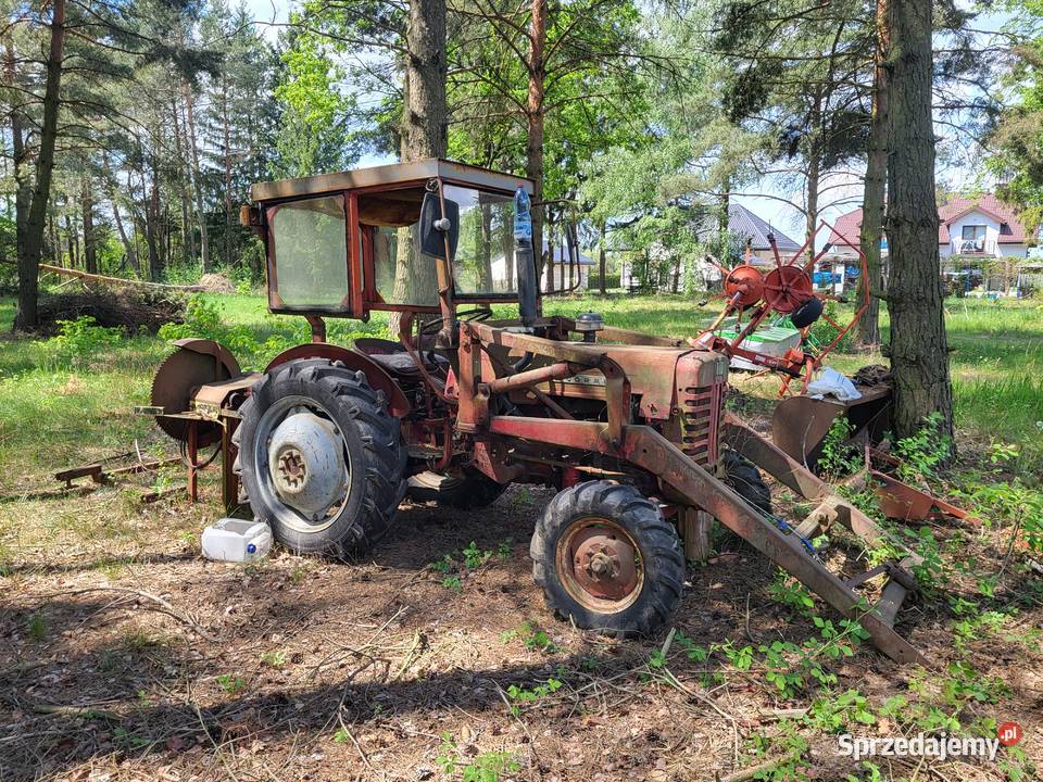 traktor Maccormick z ipłą do drzewa i turem Radzymin