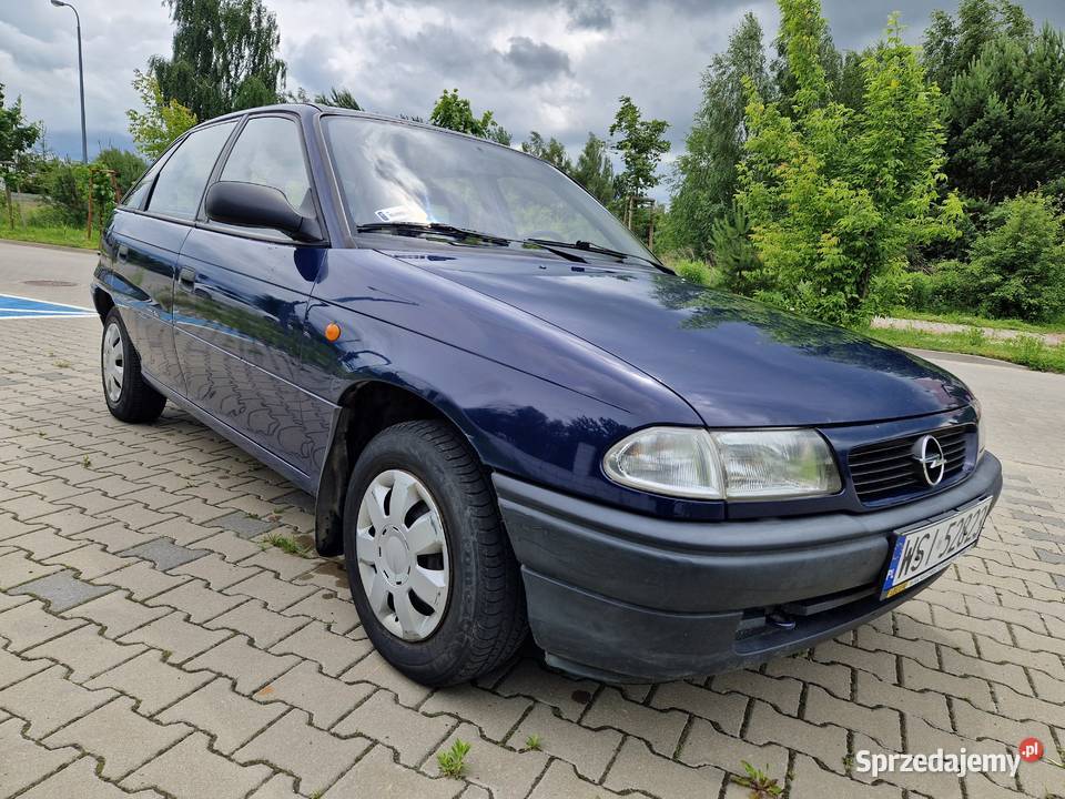 Opel Astra 14 benzyna 1999r bez korozjidługie benzyna